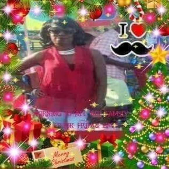 Meet your Posher, Leona - Picture 1 of 1